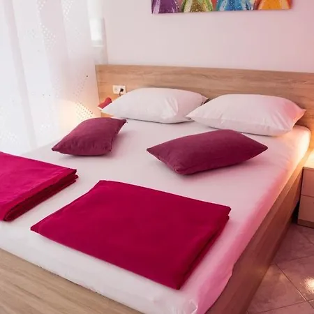 Guest house Valentic 1304 Pag Town