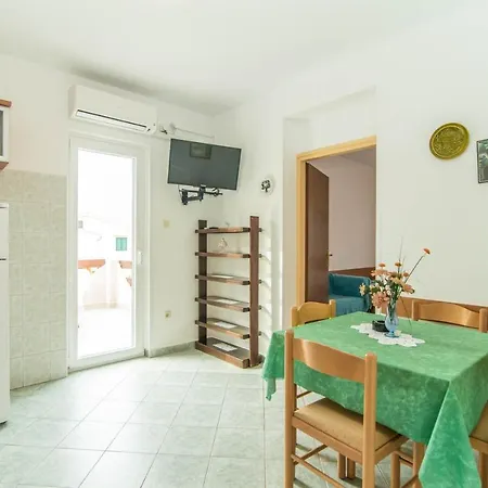 Guest house Valentic 1304 Pag Town